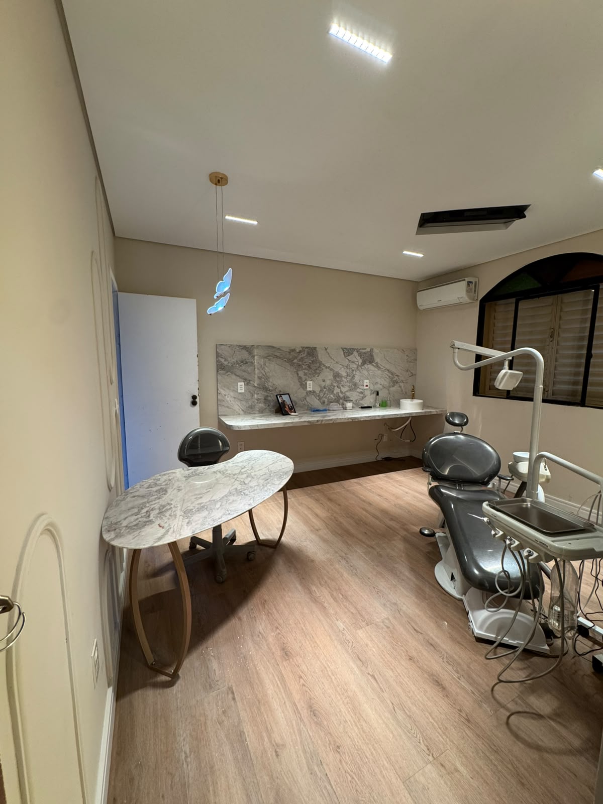 Sala com equipamentos de alta tecnologia